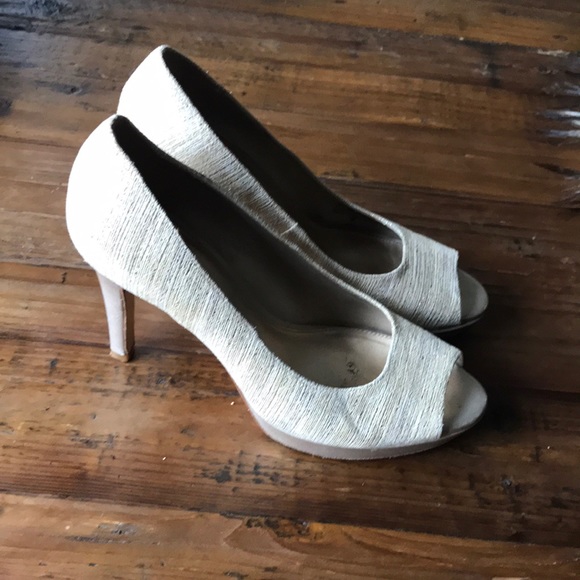 ANTONIO MELANI Shoes - 6.5 Gold Antonio Melani Heels